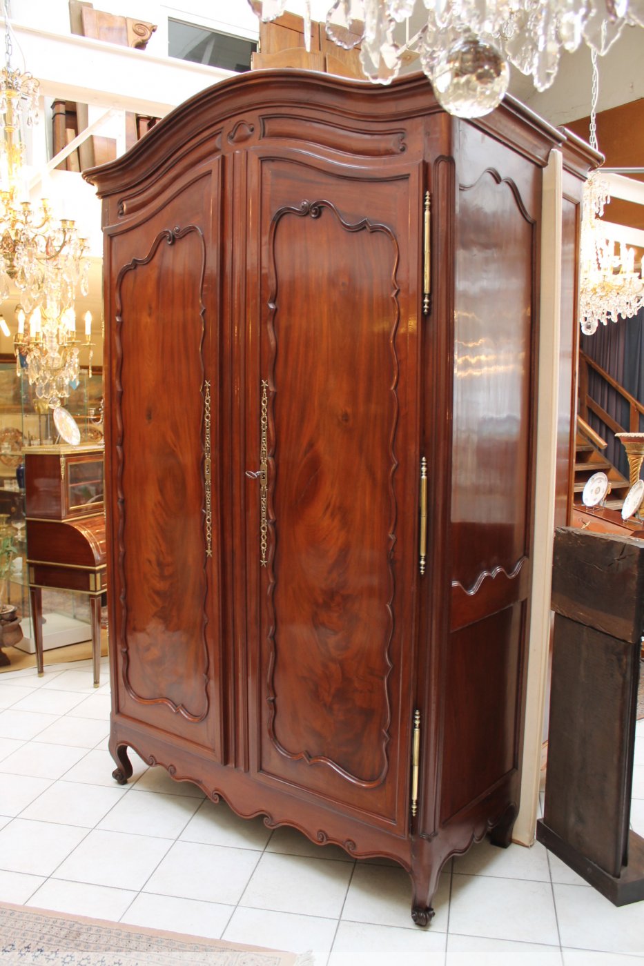 Armoire Louis XV nantaise en acajou XVIIIe siècle N