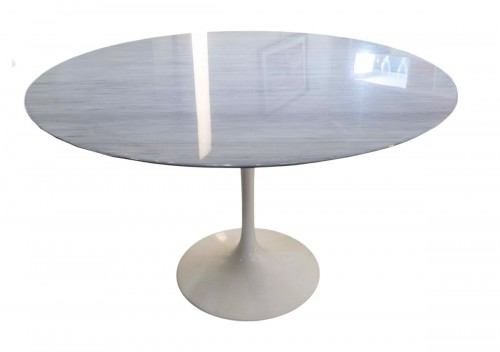 Eero Saarinen & Knoll International -  Grey marble Tulipe” dining table