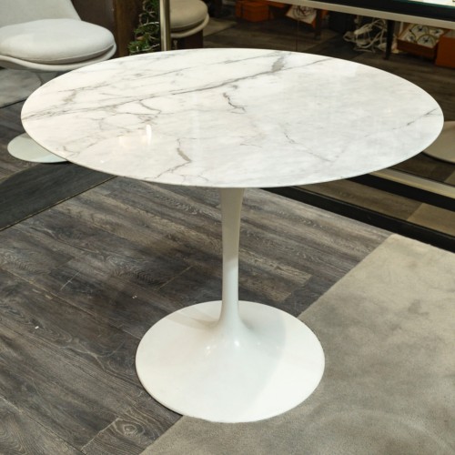 Mobilier Table & Guéridon - Eero Saarinen & Knoll - Table « Tulip » marbre Calacatta