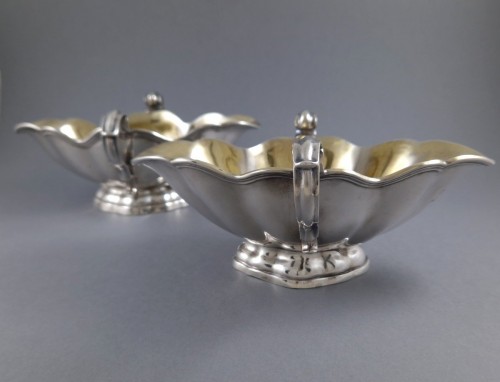 Paire de saucières en argent massif et vermeil, Belgique Malines 1759  - 