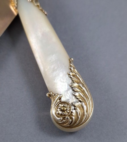 Antiquités - Puiforcat - 12 Sterling Silver-gilt And Mother-of-pearl Knives