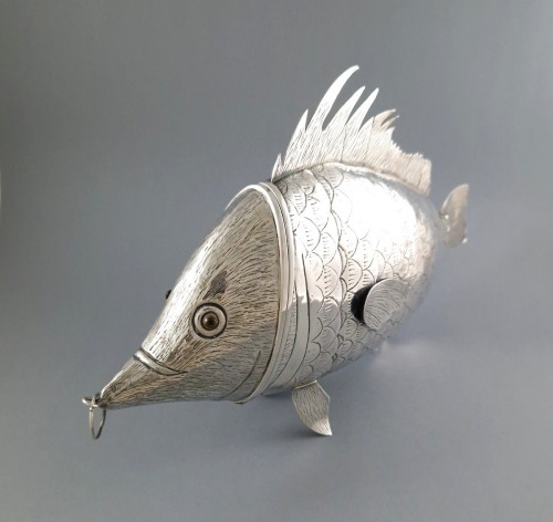 20th century - Solid Silver Hinged Fish Box