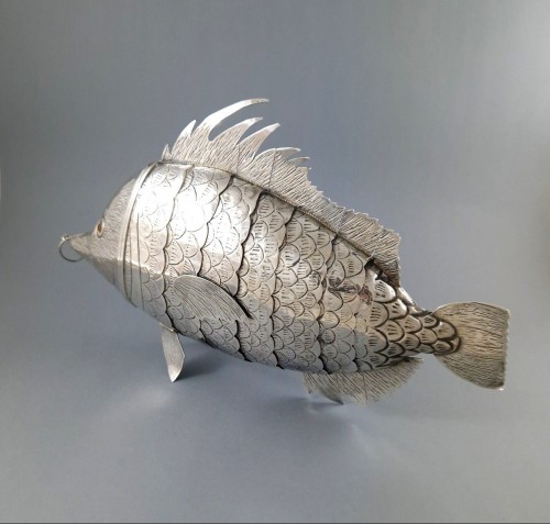 Antiquités - Solid Silver Hinged Fish Box