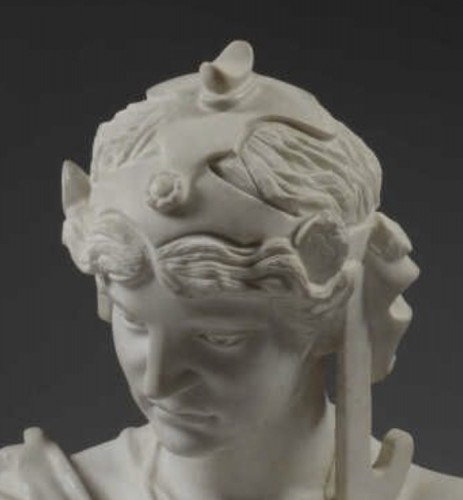 Buste de femme figurant une guerriere en marbre - Sculpture Style Empire