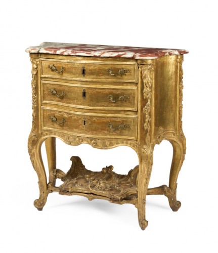 Small dresser in gilded wood