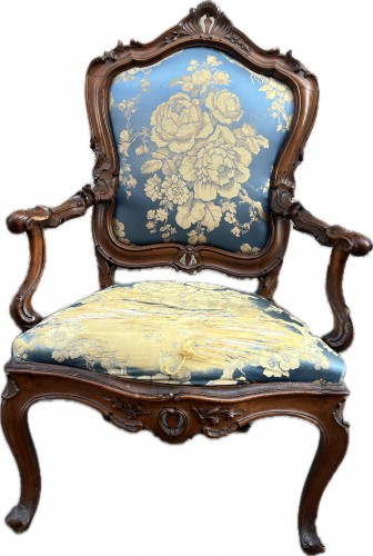 Paire de fauteuils en noyer, Venise 18e siècle - Sièges Style Louis XV