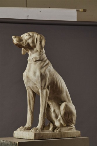 Chien en marbre blanc, Italie fin du XVIIIe siècle - Allemandi Fine Art