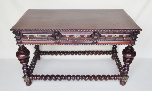 Mobilier Table & Guéridon - Table portugaise du XVIIe siècle en bois exotique