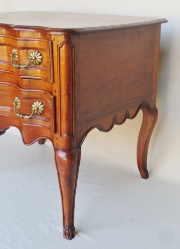 Antiquités - Commode sauteuse, Provence XVIIIe siècle