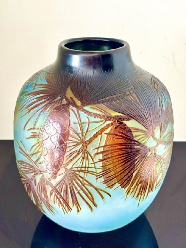 Art Déco - Emile Gallé - &quot;Pine cones&quot; vase