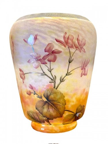 Daum Nancy "Japanese Dogwood" vase