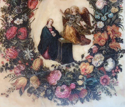 Guirlande florale avec Annonciation, peinture flamande sur albâtre  XVIIe siècle - Louis XIII