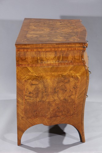 Mobilier Commode - Commode en placage de noyer et bruyère de noyer, lombardie milieu du 18e siècle