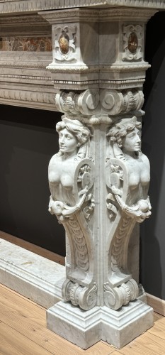 Fireplace carved in white marble and breccia inserts, second half of the 19 - Architectural & Garden Style Napoléon III