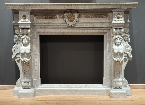 Fireplace carved in white marble and breccia inserts, second half of the 19 - 