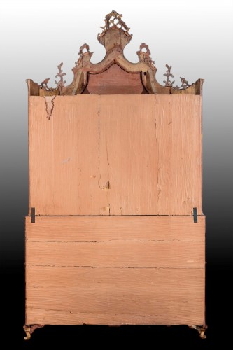 Furniture  - chest of drawers with raised  part, Venetian cabinetmaking, 18th, Folding