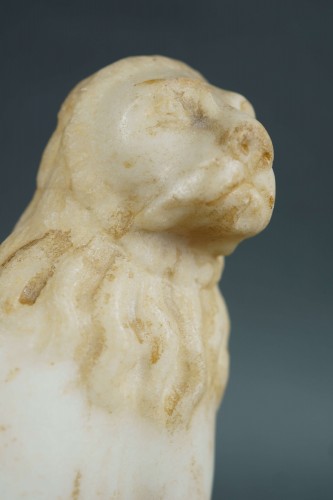 16th Venetian Small Marble Guardian Lions - Sculpture Style 