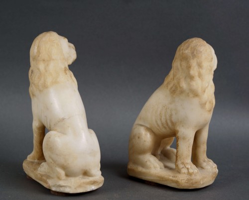 <= 16th century - 16th Venetian Small Marble Guardian Lions
