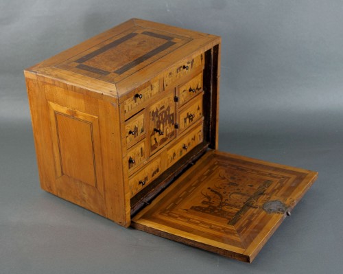 17th century - 17th Augsburg Factory Marquetry Cabinet