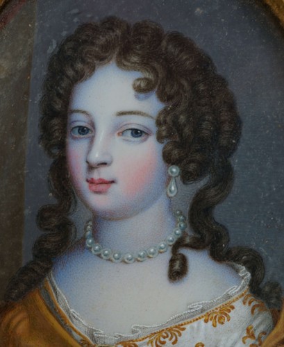 Restauration - Charles X - Grand portrait miniature sur ivoire d'une Dame de qualité