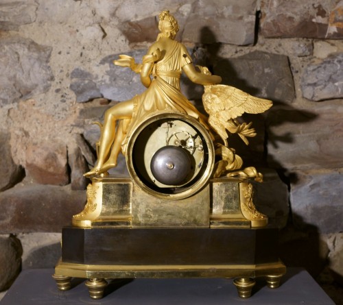 Empire Gilt Bronze Mantel Clock &quot;Hebe And Jupiter&#039;s Eagle&quot; - Empire