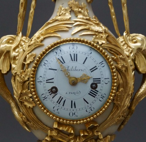 A Louis XVI Mantel Clock, model by Brécourt-Philibert - Horology Style Louis XVI