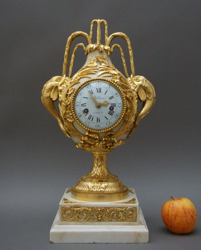 Antiquités - A Louis XVI Mantel Clock, model by Brécourt-Philibert