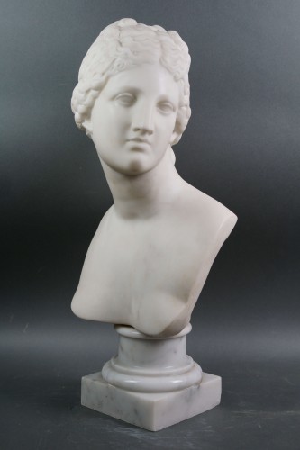 Sculpture  - 19th Italian Neoclassical Marble Bust Venus De Medici 