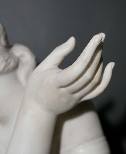 Antiquités - Early 19th Crouching Venus White marble 