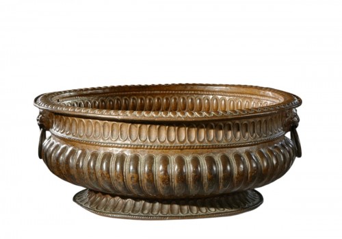 Embossed copper basin, Italy, 16th century