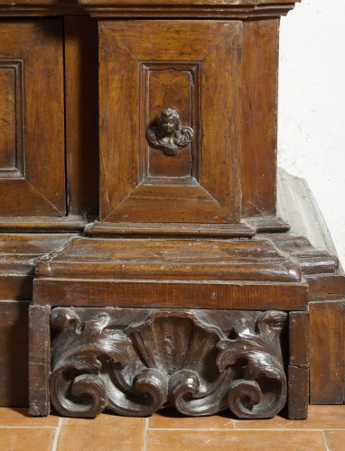 Antiquités - Walnut wardrobe,  Northern Italy 17th century