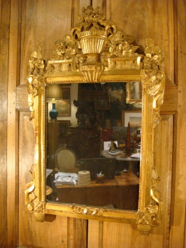 Miroirs, Trumeaux  - Miroir Louis XVI en bois doré