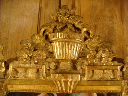 XVIIIe siècle - Miroir Louis XVI en bois doré