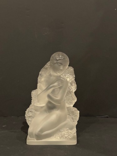 Femme en verre moulé Signé René Lalique - Antiquités Paul Azzopardi