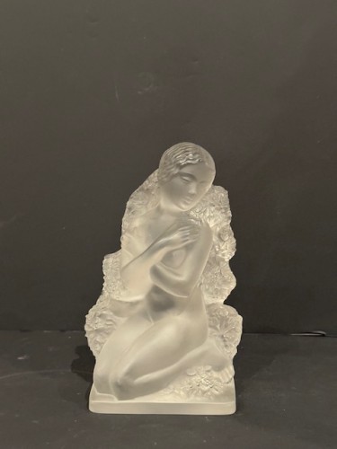 XXe siècle - Femme en verre moulé Signé René Lalique