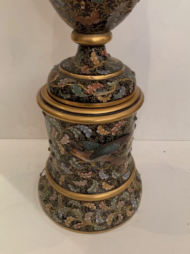 Grand vase en verre émaillé signé Moser Cour impériale d'Autriche - Antiquités Paul Azzopardi