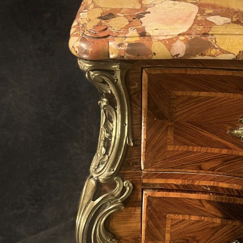 18th Century Commode Stamped Inlaid Curved All Sides  - Furniture Style French Regence