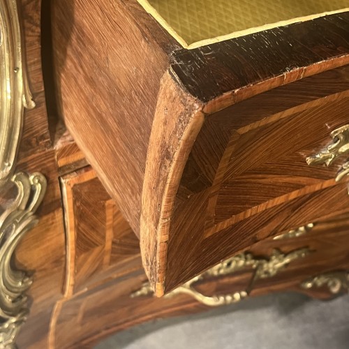 18th Century Commode Stamped Inlaid Curved All Sides  - 