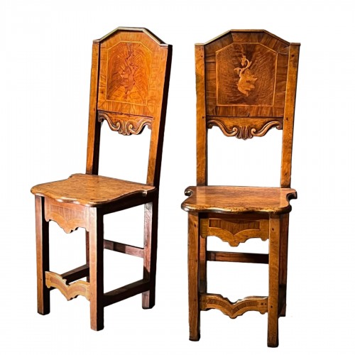 Paire de chaises en noyer et marqueterie, Italie XVIIe siècle 