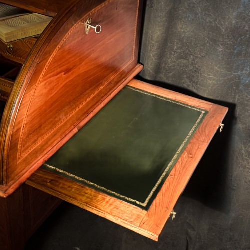 Important 18th Century Castle Cylinder Desk - Louis XVI