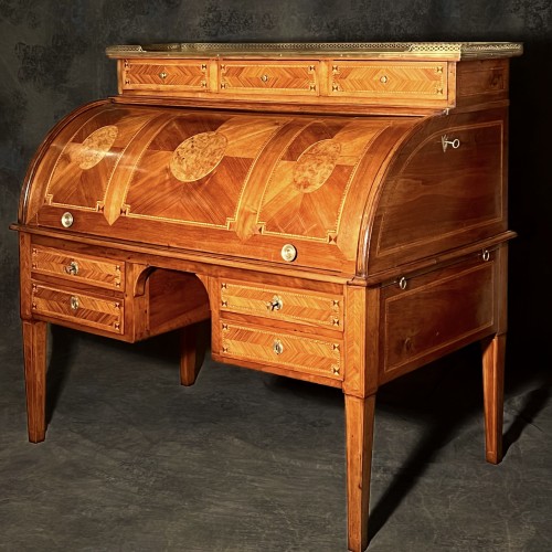 Antiquités - Important 18th Century Castle Cylinder Desk