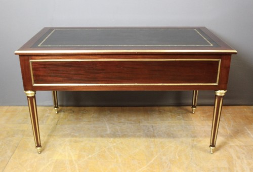 Bureau plat en acajou et baguettes laiton fin 19e - Mobilier Style Napoléon III