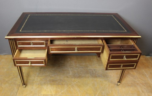 Mobilier Bureau et Secrétaire - Bureau plat en acajou et baguettes laiton fin 19e