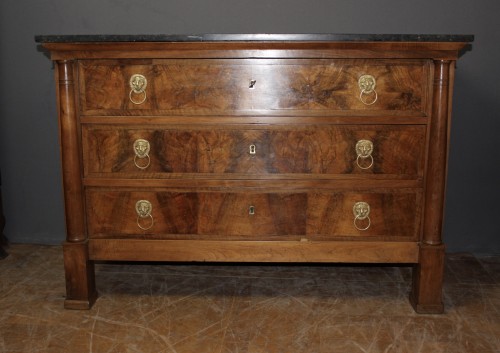 Restauration - Charles X - Commode en noyer XIX