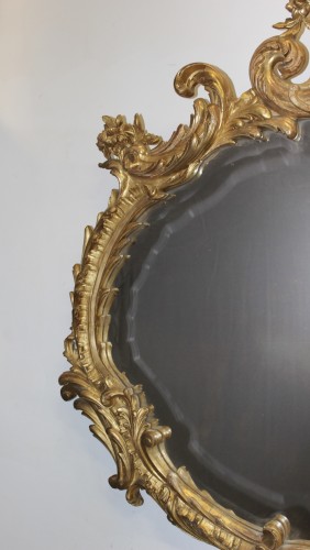 XIXe siècle - Important miroir Napoléon III en stuc doré