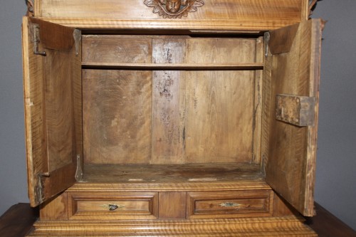 Louis XIII walnut sideboard, late 17th century - 