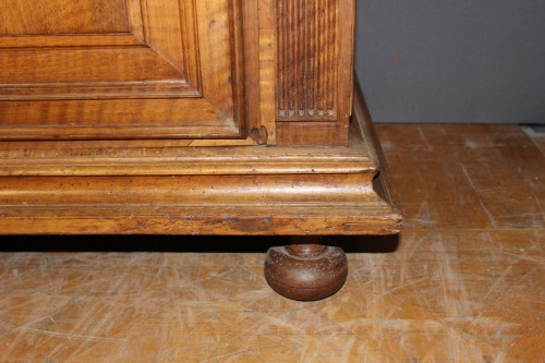 Antiquités - Louis XIII walnut sideboard, late 17th century