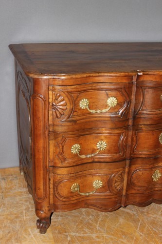 Walnut crossbow chest of drawers, Provence 18th century - 