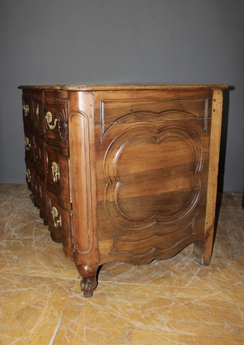 18th century - Walnut crossbow chest of drawers, Provence 18th century