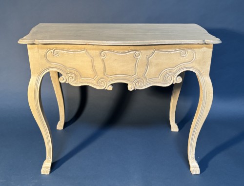 Table console galbée en noyer, Fourques époque Louis XV - Mobilier Style Louis XV